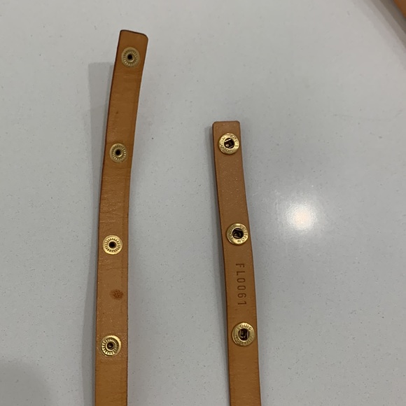 Authentic Louis Vuitton Florentine pochette - Picture 14 of 15